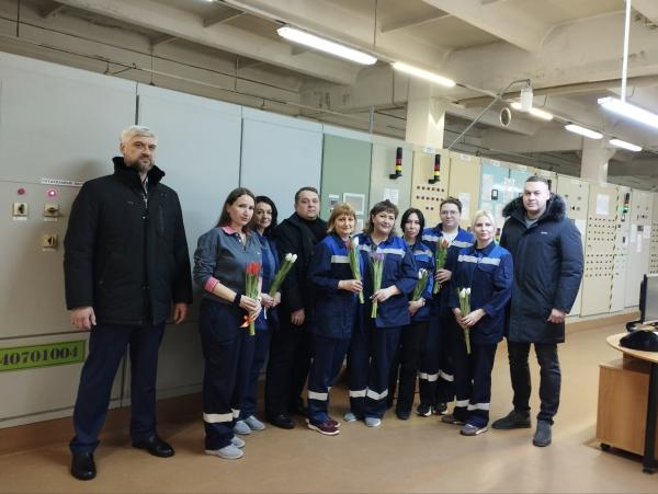 Цветы для тех, кто на службе!