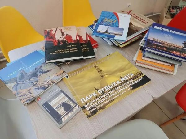 Дума города приняла участие в акции «Дарите книги с любовью»